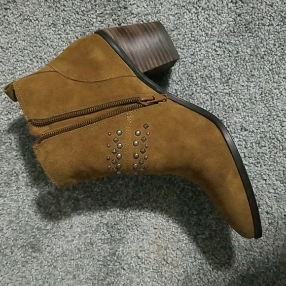 Lucky Brand Studs Booties in Caramel 6M - Picture 4 of 11